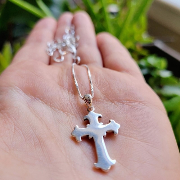 New Solid 925 Sterling Silver Ornate Cross Necklace - Picture 16 of 16